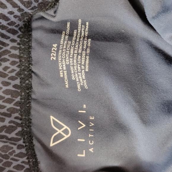 Livi Active Plus Size Cropped Leggings High Rise Wide Waist Black & Grey Design - Picture 11 of 11